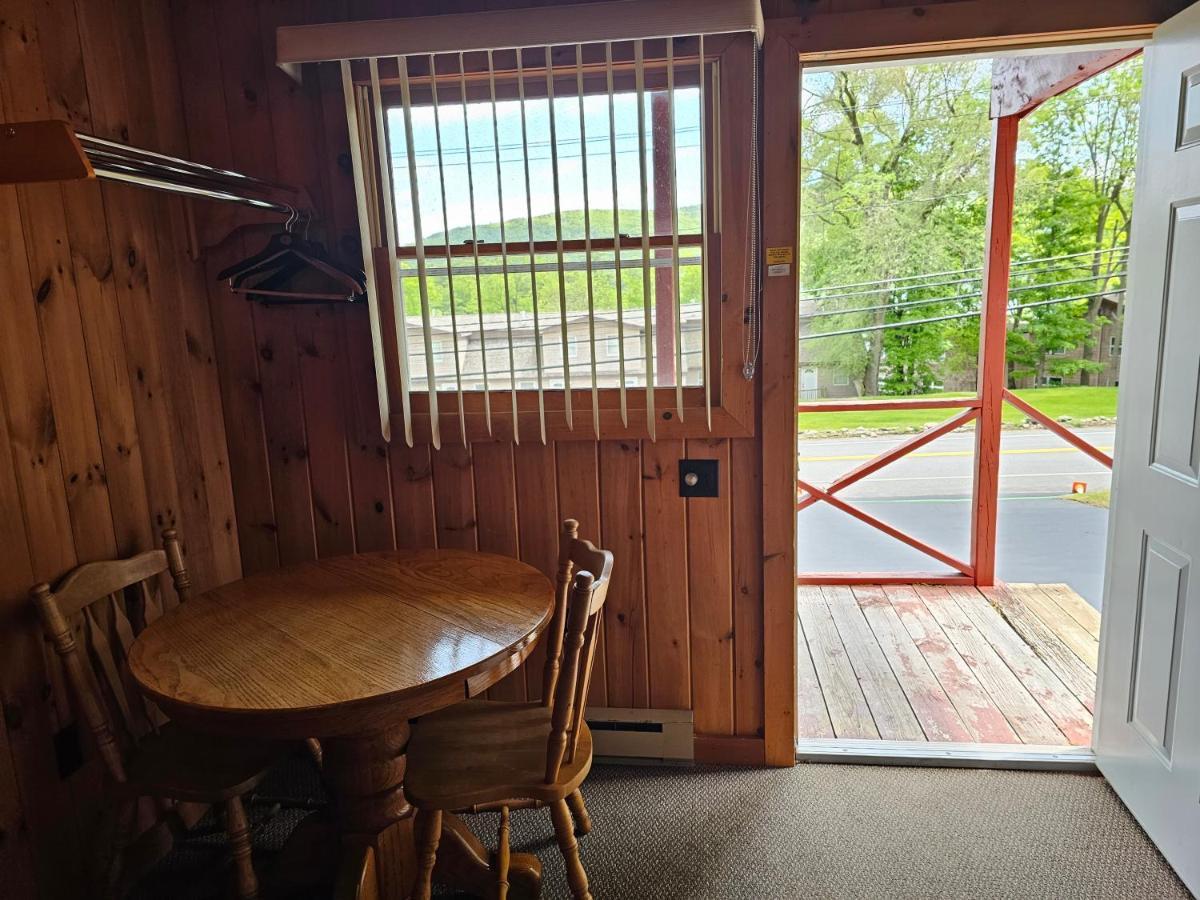 The Gold Eagle Lake George Exterior foto
