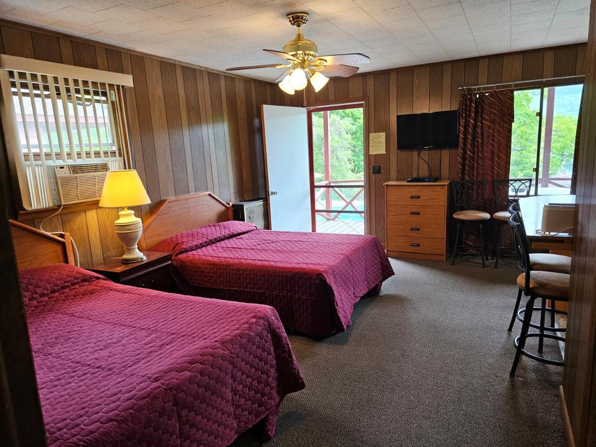 The Gold Eagle Lake George Exterior foto