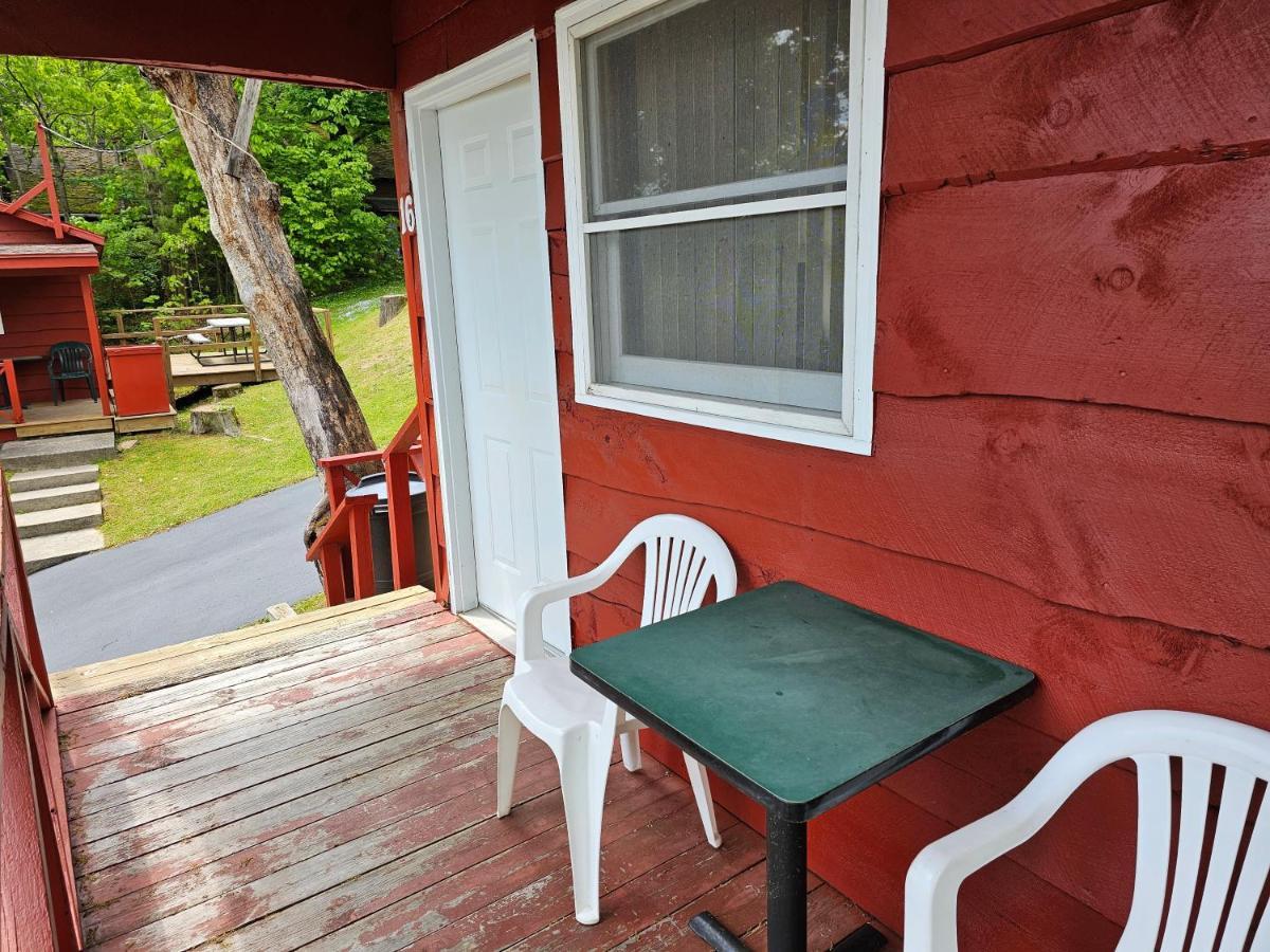 The Gold Eagle Lake George Exterior foto